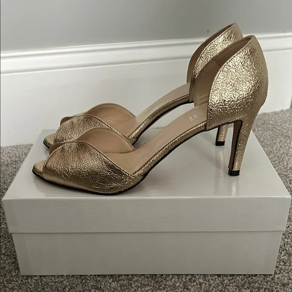 Vera Pelle Gold Heels Classic Peep-Toe Design - NEW - Picture 2 of 6